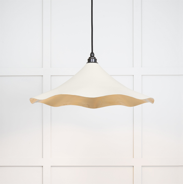 Smooth Brass Flora Pendant in Teasel