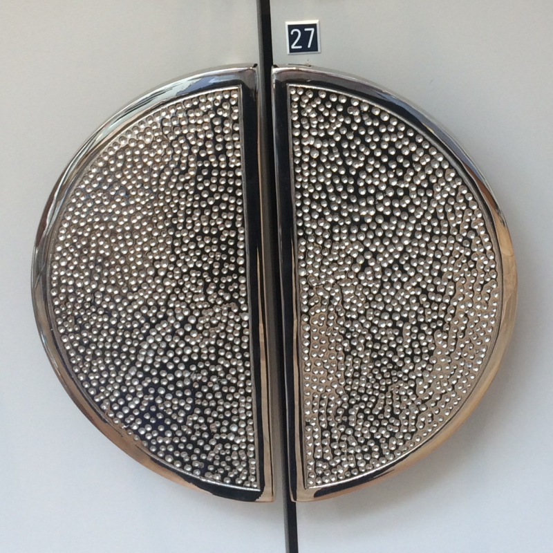 HALF MOON PULL HANDLE (MOTTLED DESIGN)